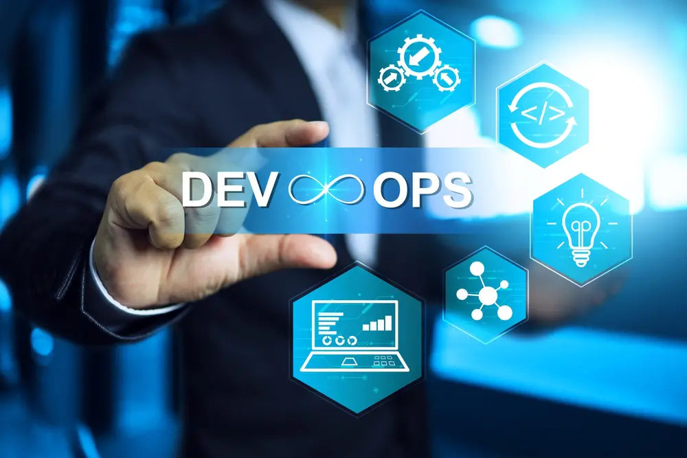 Cum construiește modelul DevOps noua forță de muncă remote