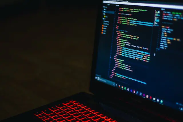 Cum accelerează băncile investițiile în securitate cibernetică și cloud
