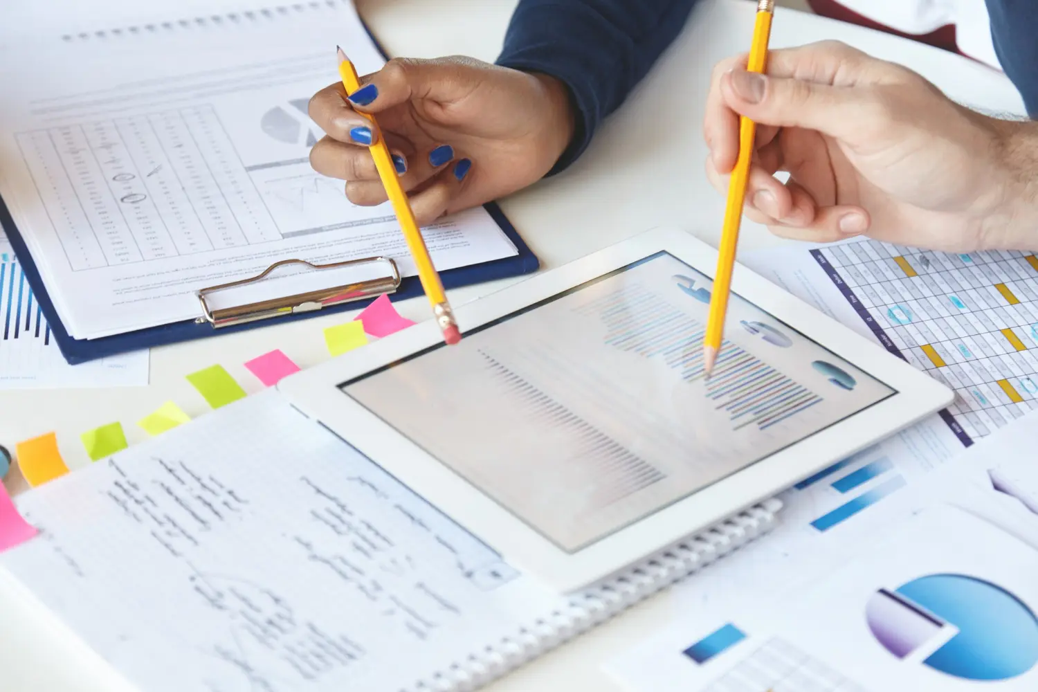 Cele mai bune platforme de project management cu portal clienti 2025