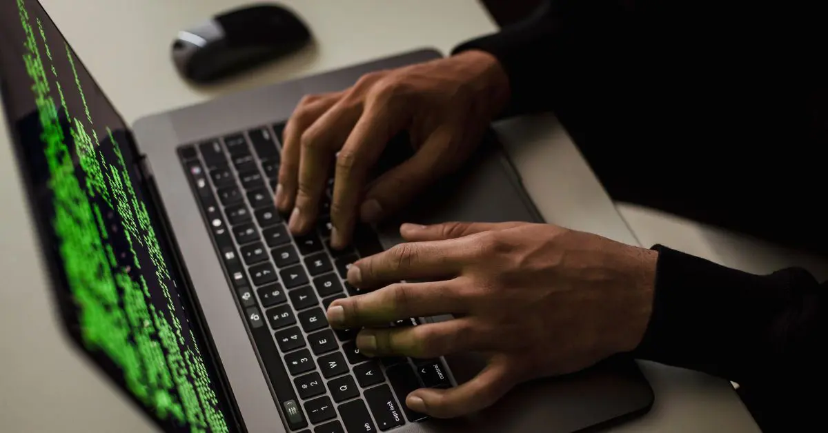 Atacurile cibernetice din retail evolueaza prin inteligenta artificiala