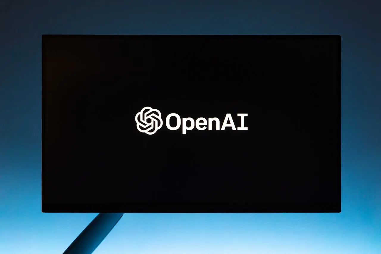 OpenAI colaboreaza cu Google pentru cipuri AI avansate. Acest parteneriat marcheaza o schimbare notabila in peisajul tehnologic.