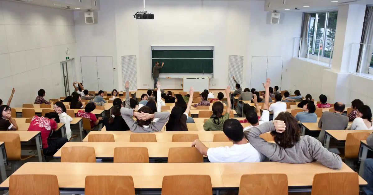 Anul decisiv pentru integrarea AI in educatia universitara