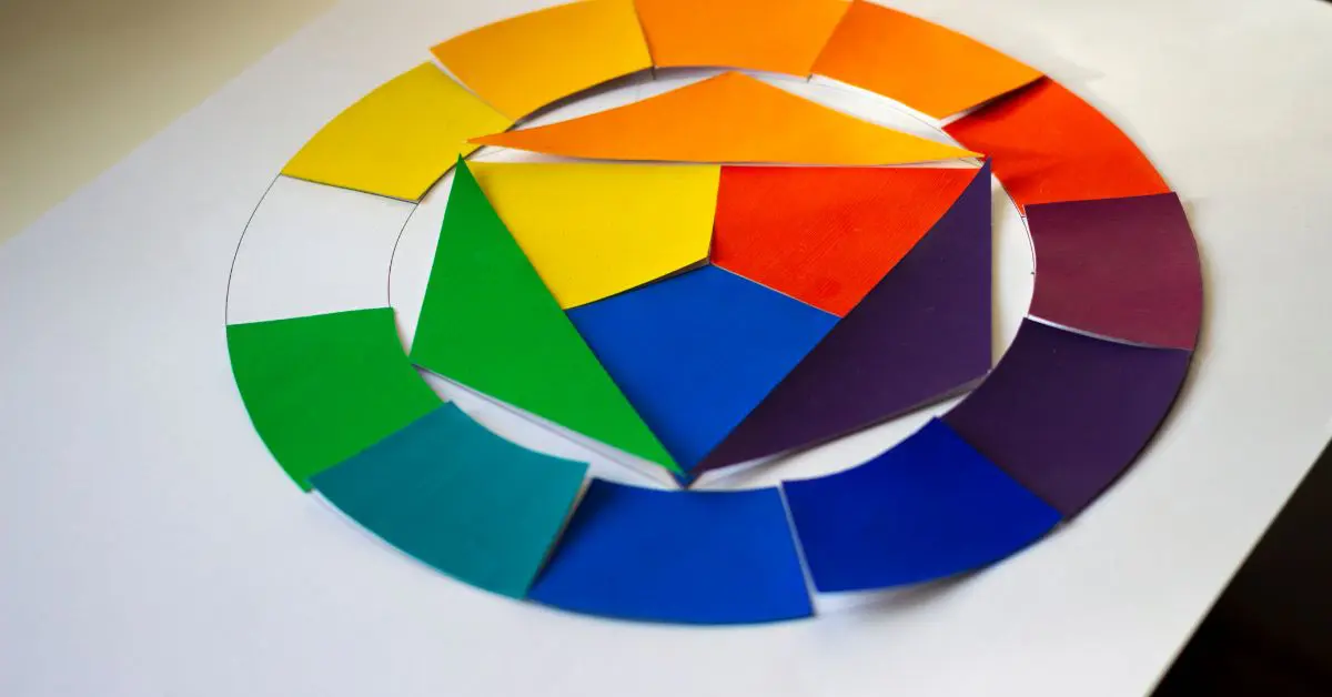 Cum sa stapanesti teoria culorilor pentru insighturi de date