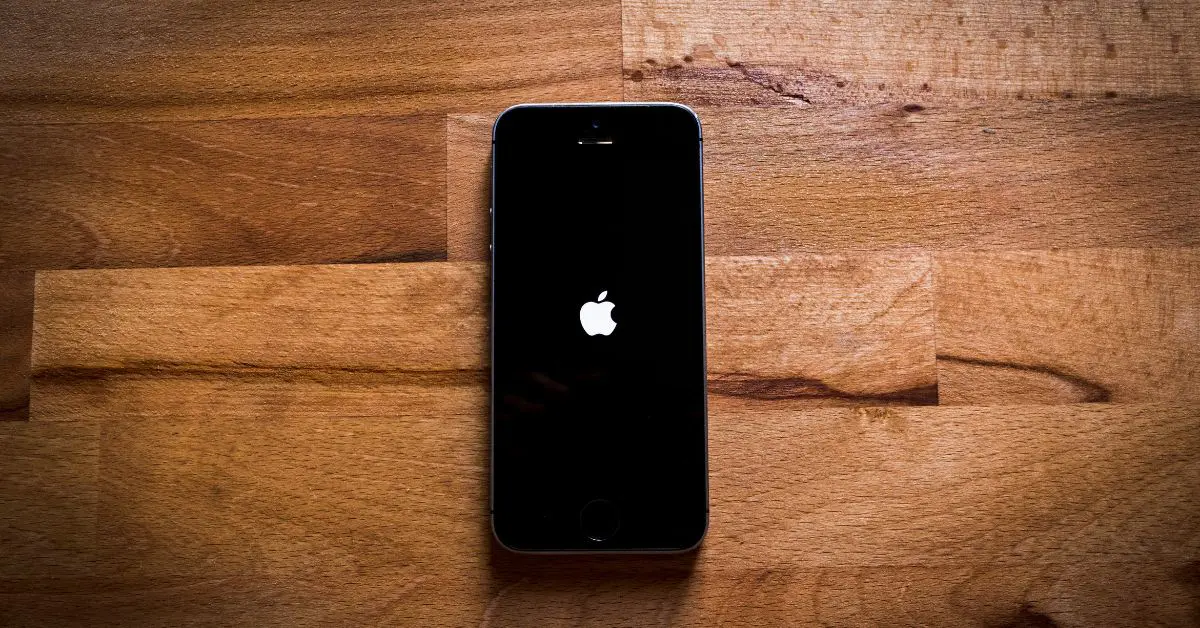 iPhone 17 lansat fara Siri cu AI, dar ramine impresionant