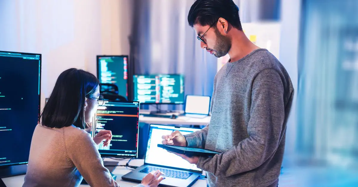 Unificare a toolchain-ului DevOps pentru guvernanta si AI scalabil