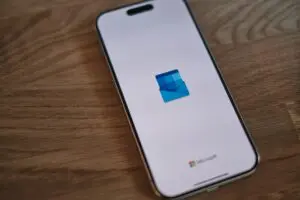 Outlook primeste un upgrade AI datorita noilor lideri Microsoft. Microsoft continua sa aduca imbunatatiri majore produselor sale.