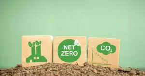 Consiliile corporative implementeaza AI si management pentru zero emisii