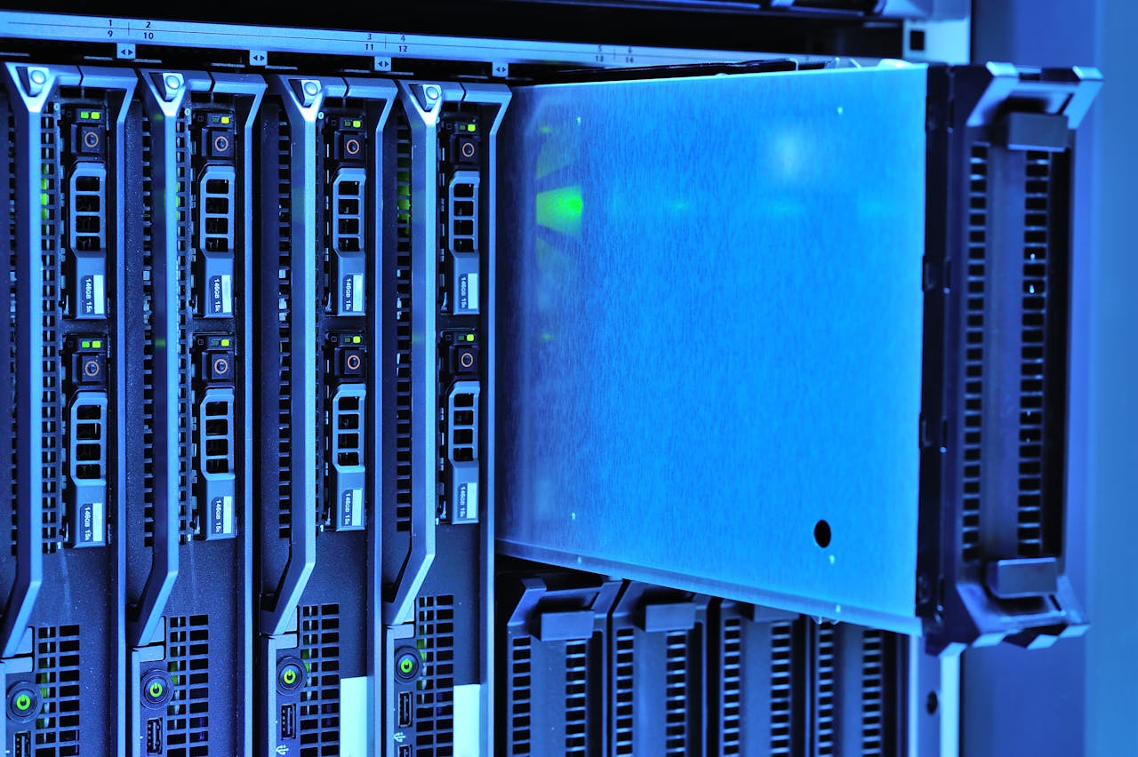 CloudBees unifica DevOps cu noul server MCP integrat - Bittnet Training